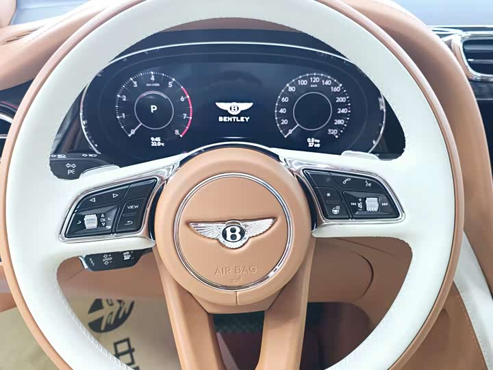 Фото 28 - Bentley Bentayga