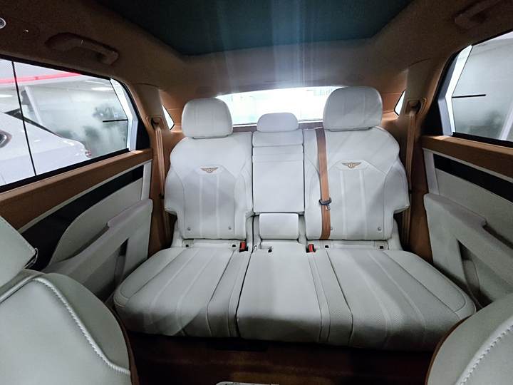 Фото 29 - Bentley Bentayga