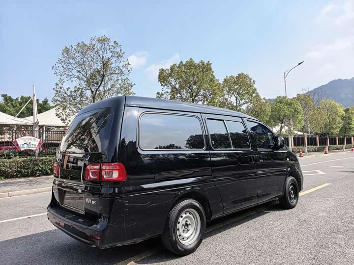 Фото 10 - Dongfeng Forthing Lingzhi M5