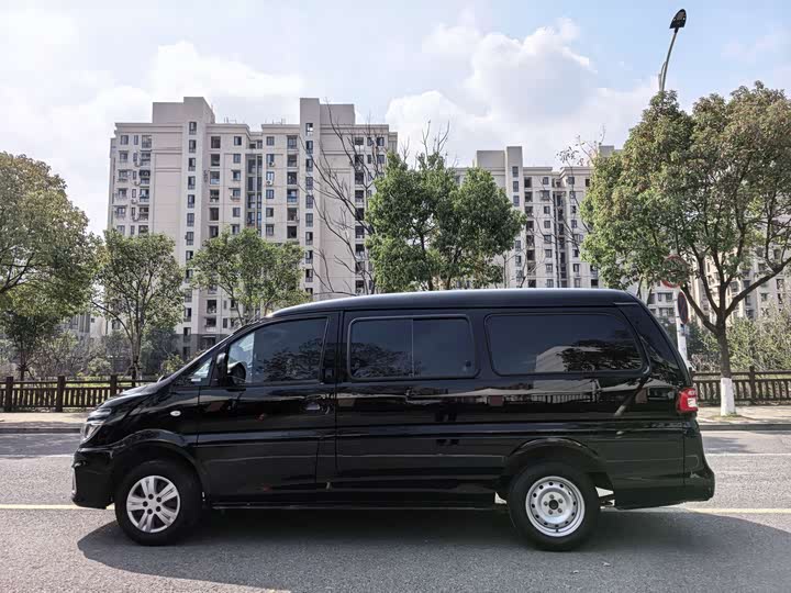 Фото 11 - Dongfeng Forthing Lingzhi M5