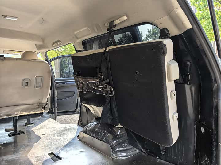 Фото 16 - Dongfeng Forthing Lingzhi M5