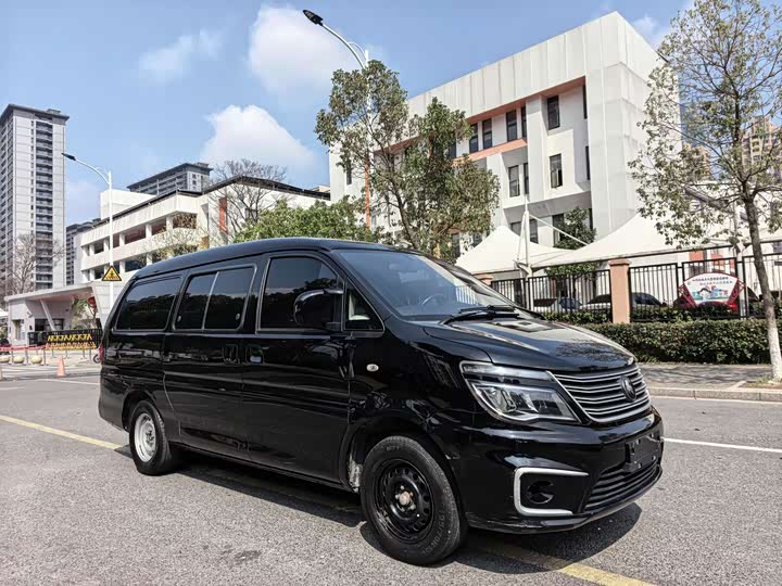 Фото 2 - Dongfeng Forthing Lingzhi M5