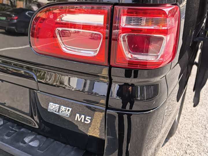 Фото 23 - Dongfeng Forthing Lingzhi M5