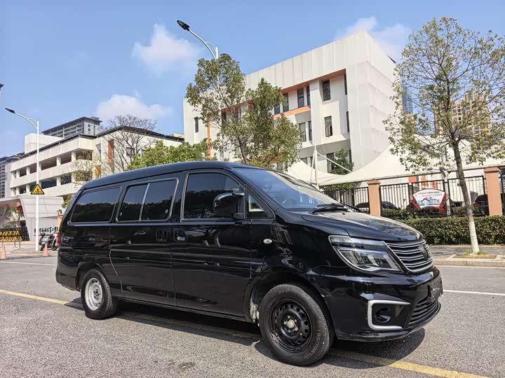 Фото 25 - Dongfeng Forthing Lingzhi M5