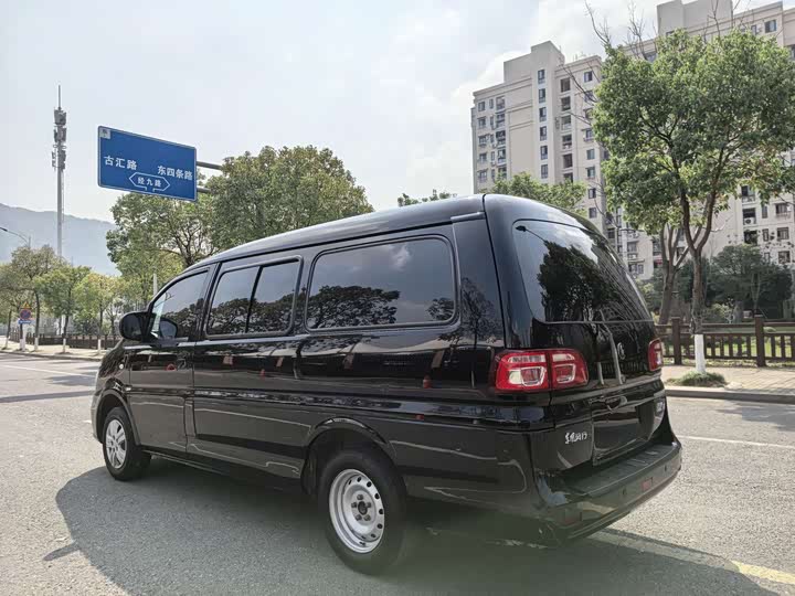 Фото 9 - Dongfeng Forthing Lingzhi M5