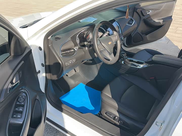 Фото 6 - Chevrolet Malibu XL