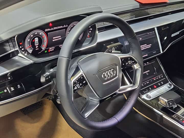 Фото 10 - Audi A8