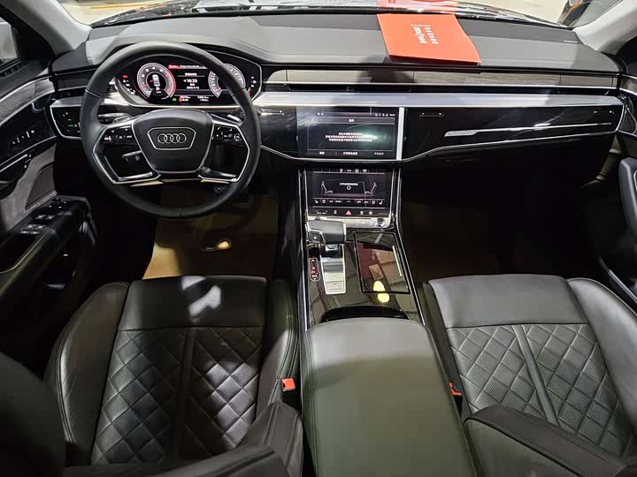 Фото 13 - Audi A8