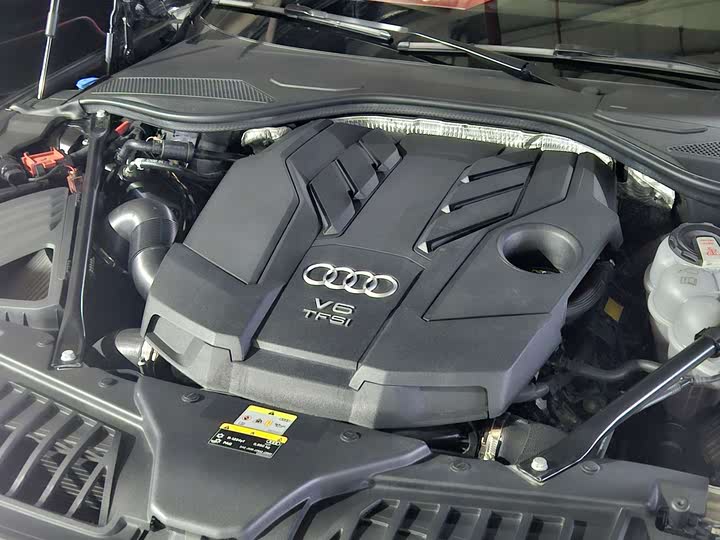 Фото 20 - Audi A8