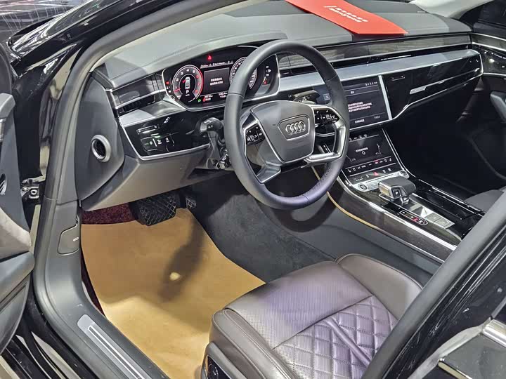 Фото 9 - Audi A8