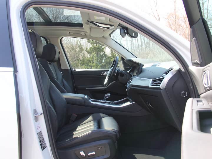 Фото 16 - BMW X5