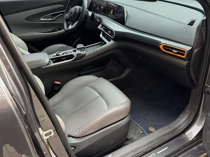 Фото 19 - Changan UNI-T