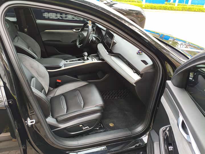 Фото 11 - Geely Preface