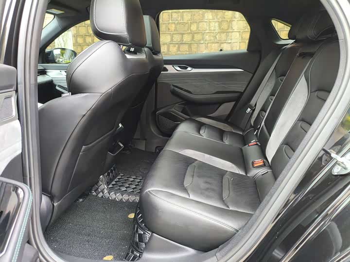 Фото 12 - Geely Preface