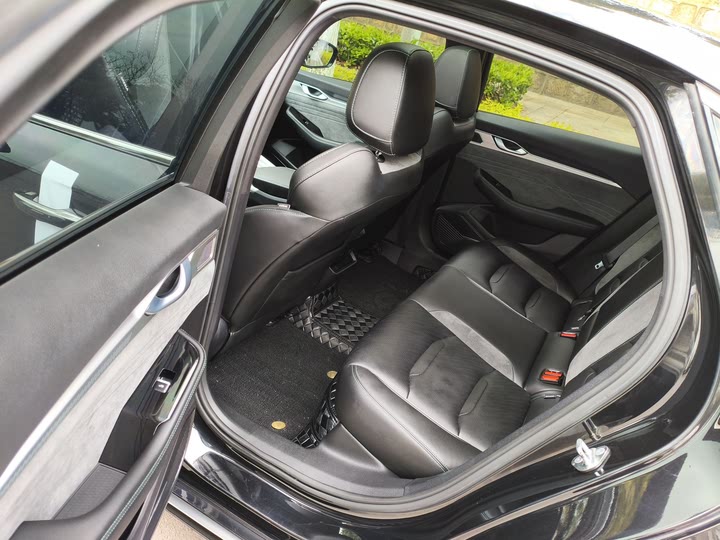 Фото 13 - Geely Preface