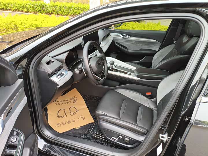 Фото 4 - Geely Preface