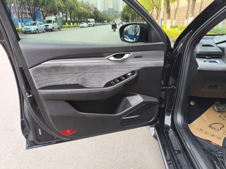 Фото 6 - Geely Preface