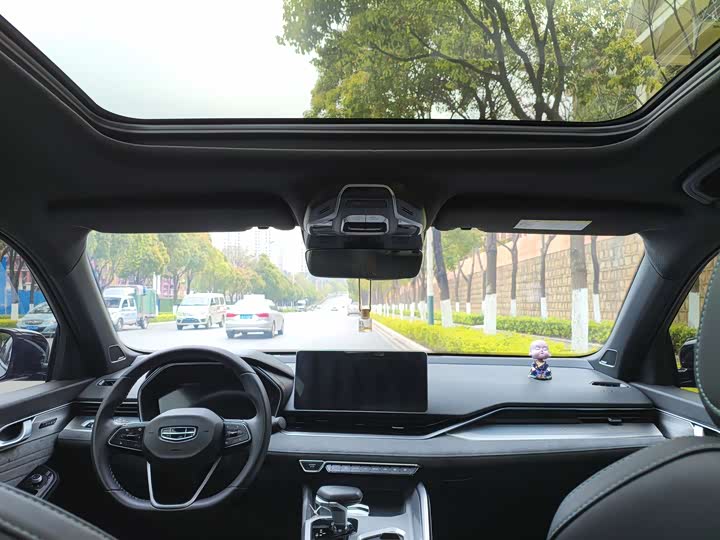 Фото 7 - Geely Preface