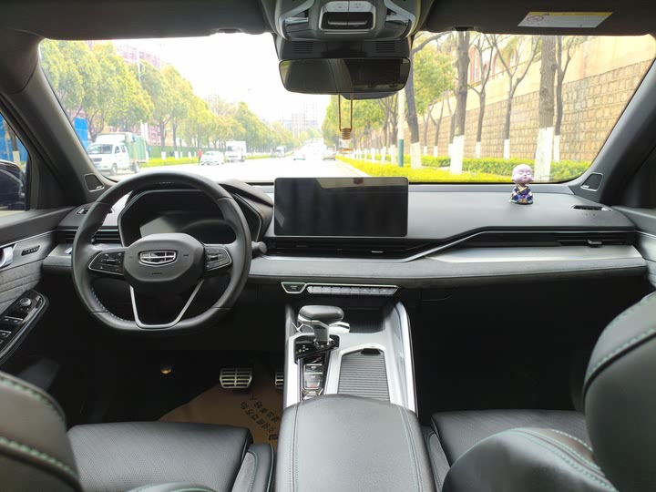 Фото 8 - Geely Preface