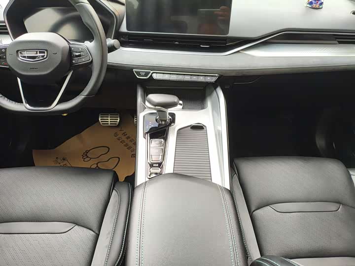 Фото 9 - Geely Preface