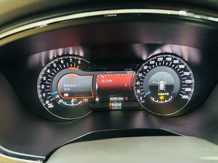 Фото 10 - Ford Taurus