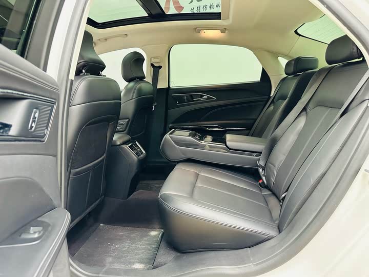 Фото 14 - Ford Taurus