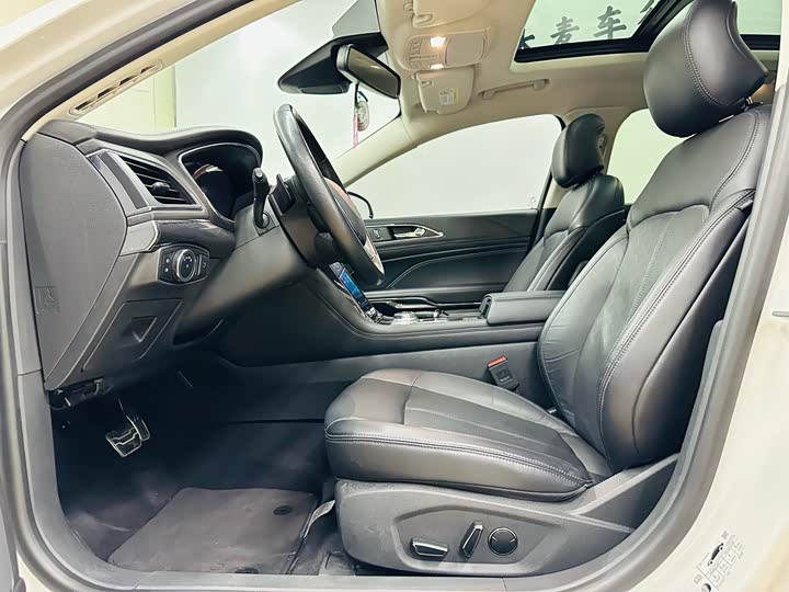 Фото 16 - Ford Taurus