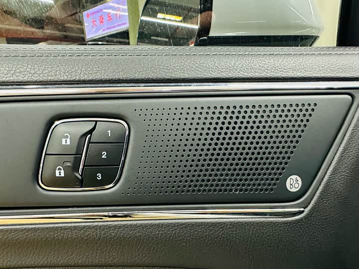 Фото 19 - Ford Taurus