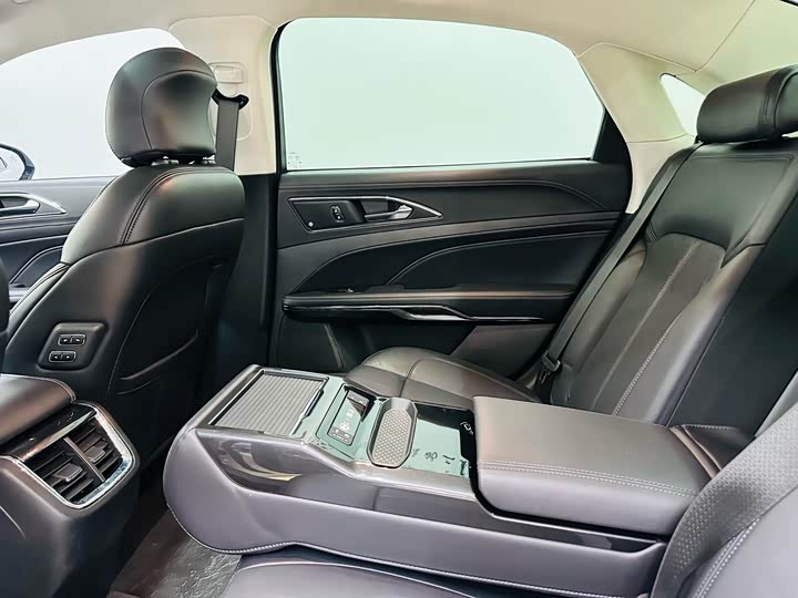 Фото 25 - Ford Taurus