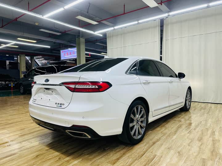 Фото 9 - Ford Taurus