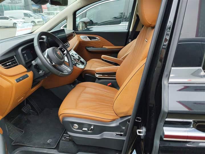 Фото 16 - Hongqi HQ9