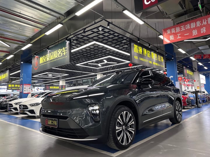 Фото 1 - Nio ES8