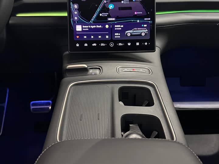 Фото 13 - Nio ES8