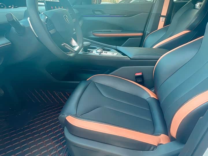 Фото 12 - Changan UNI-V