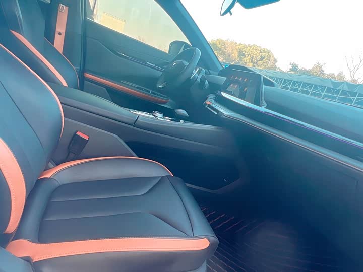 Фото 13 - Changan UNI-V