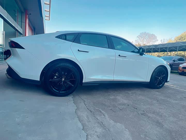 Фото 3 - Changan UNI-V