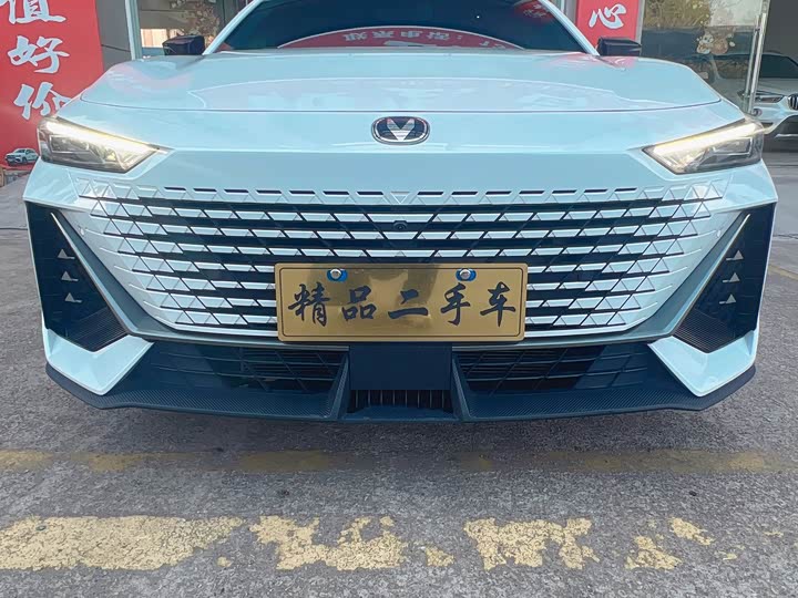 Фото 6 - Changan UNI-V