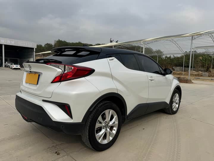 Фото 7 - Toyota Izoa