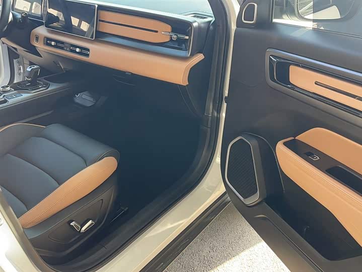 Фото 10 - Geely Icon