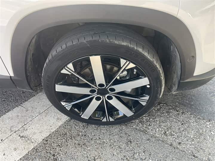 Фото 20 - Geely Icon