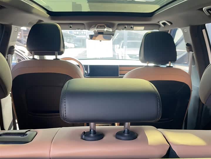 Фото 8 - Geely Icon