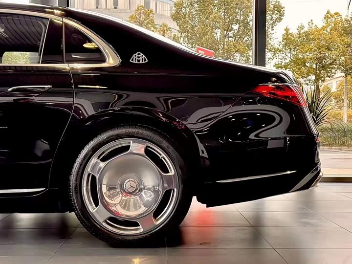 Фото 2 - Mercedes-Benz Maybach S-Class