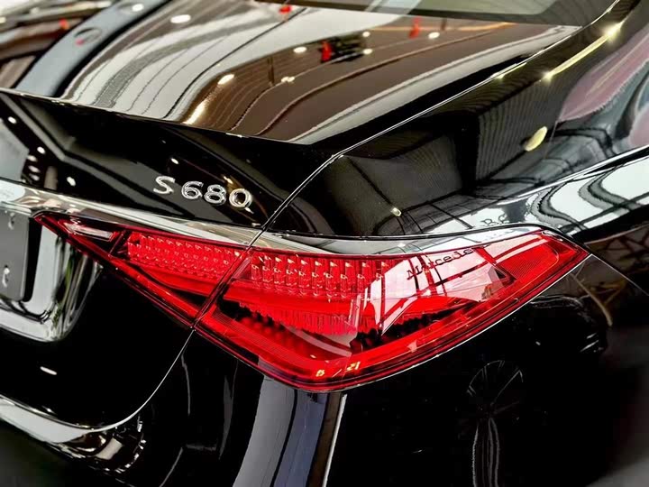 Фото 3 - Mercedes-Benz Maybach S-Class