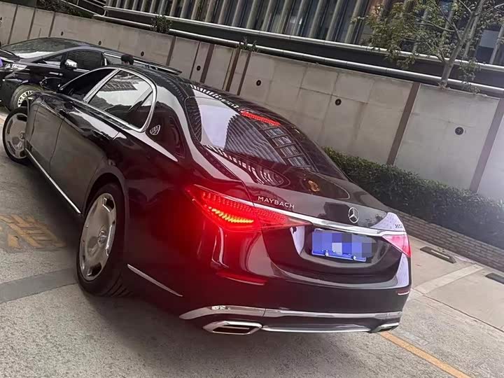 Фото 4 - Mercedes-Benz Maybach S-Class