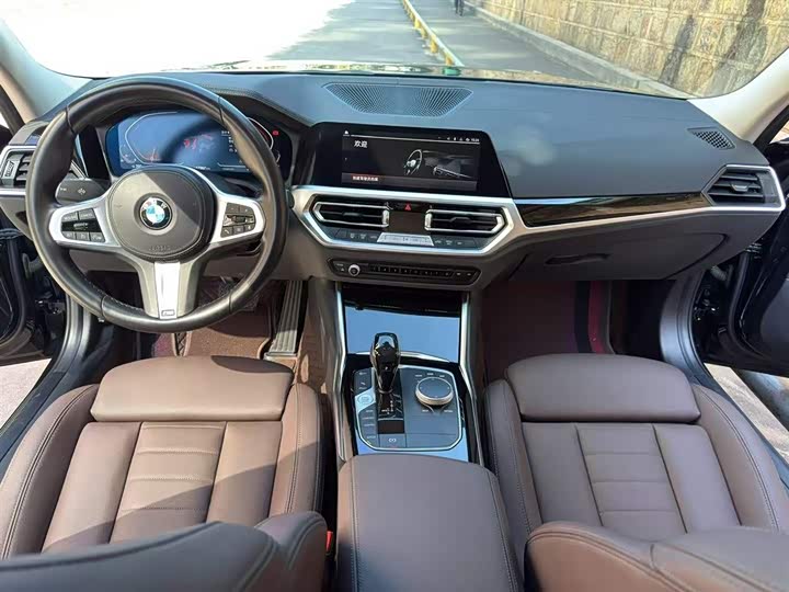 Фото 16 - BMW 3 Series