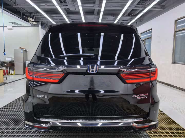 Фото 15 - Honda Elysion