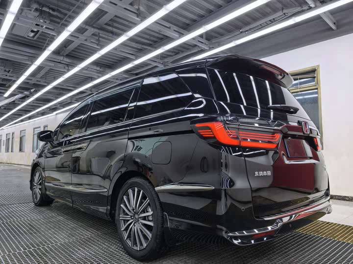 Фото 16 - Honda Elysion