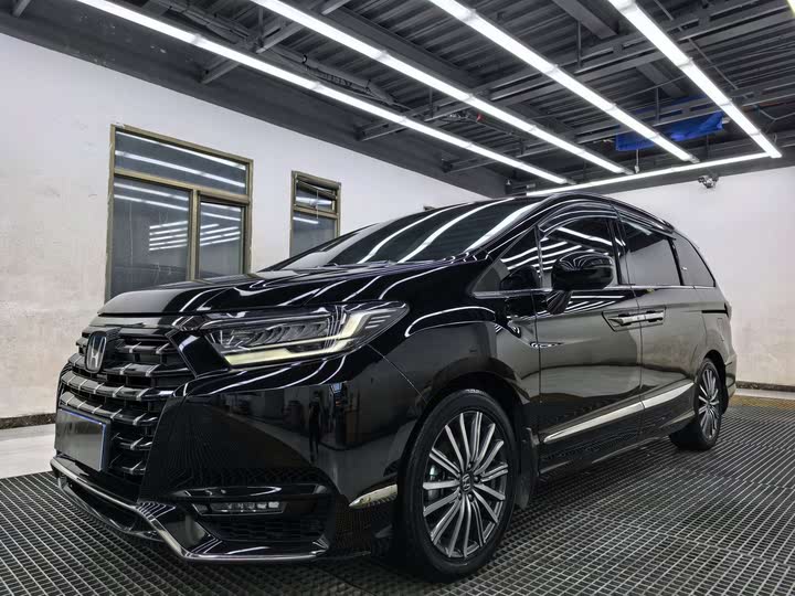 Фото 2 - Honda Elysion