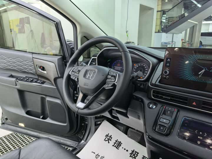 Фото 4 - Honda Elysion