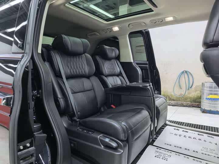 Фото 9 - Honda Elysion